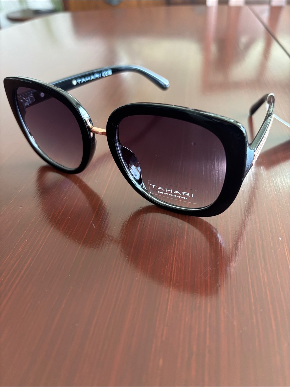 Tahari 100% UV protect,black tortoise,rose gold chain,CAT 2,gradient purple lens